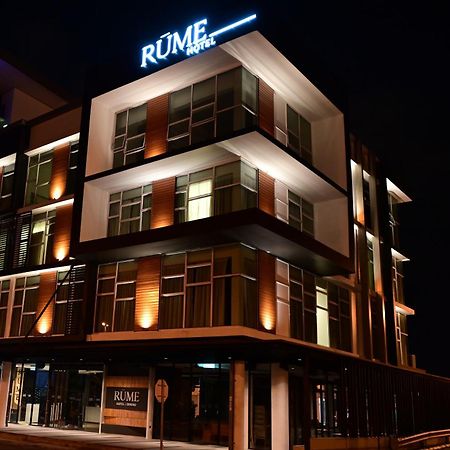 Rume Hotel Kuching Esterno foto