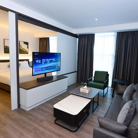 Rume Hotel Kuching Esterno foto